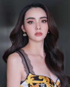 bc4c4e73-dc2b-4d69-9136-bee1a5647353