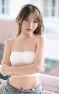 ปิ่นอมยิ้ม สาวฮอต