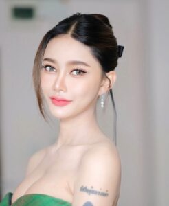 น้ำแข็งทิพวรรณ สาวฮอต