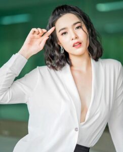 LINE_ALBUM_Mintra_230816_3