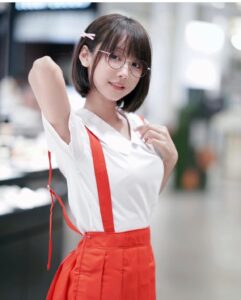 มินตัน ดิ๊งด่อง ประวัดิ