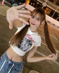 สาวสวยโอนลี่แฟน