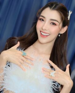 ยุวเฟิร์น ยุวเฟิร์น อายุ